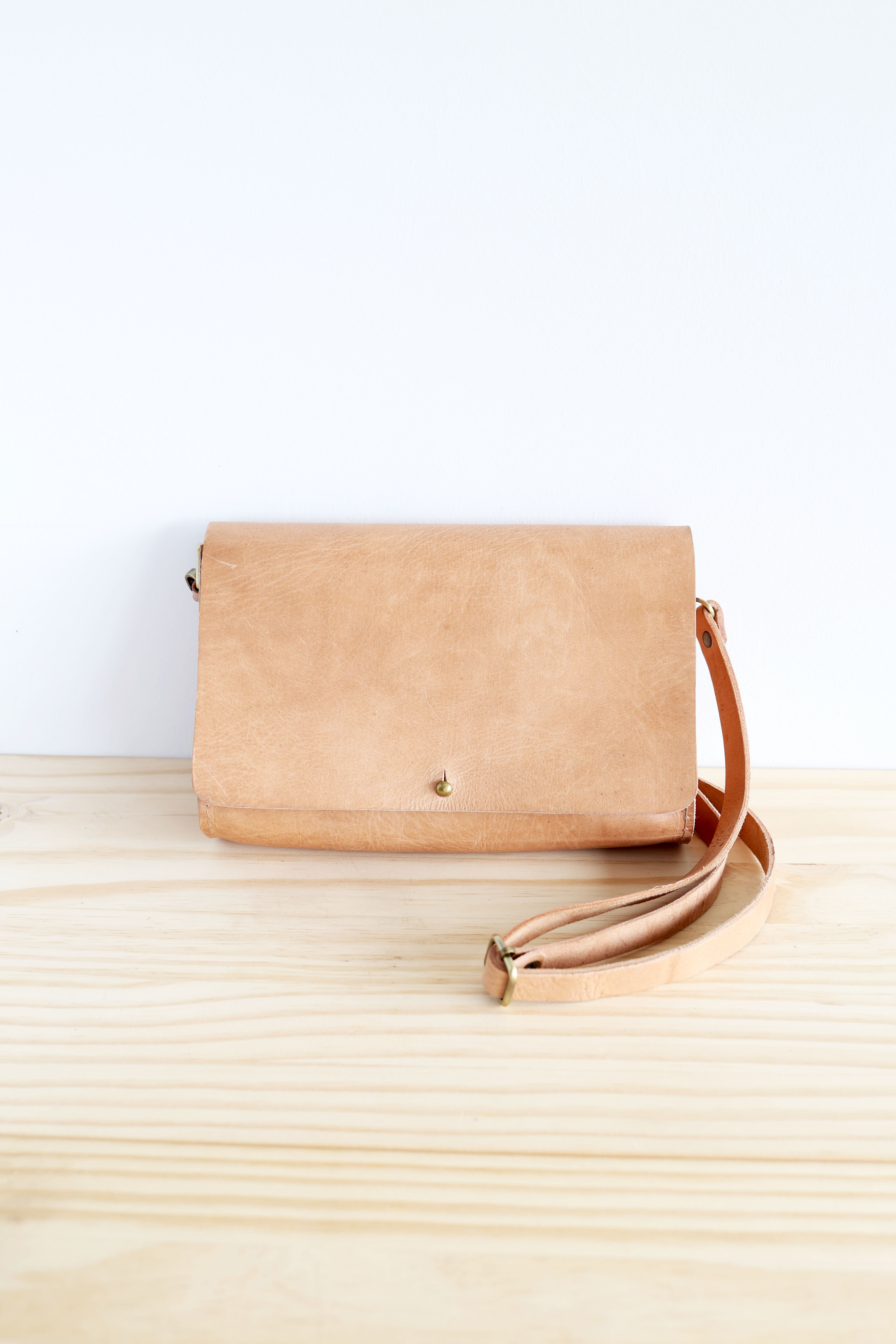 Atlas Crossbody