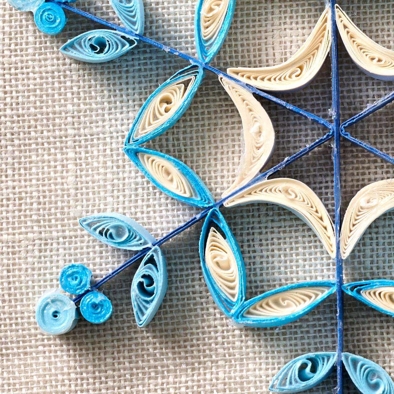 Khoe Quilled Blue Snowflake Ornament