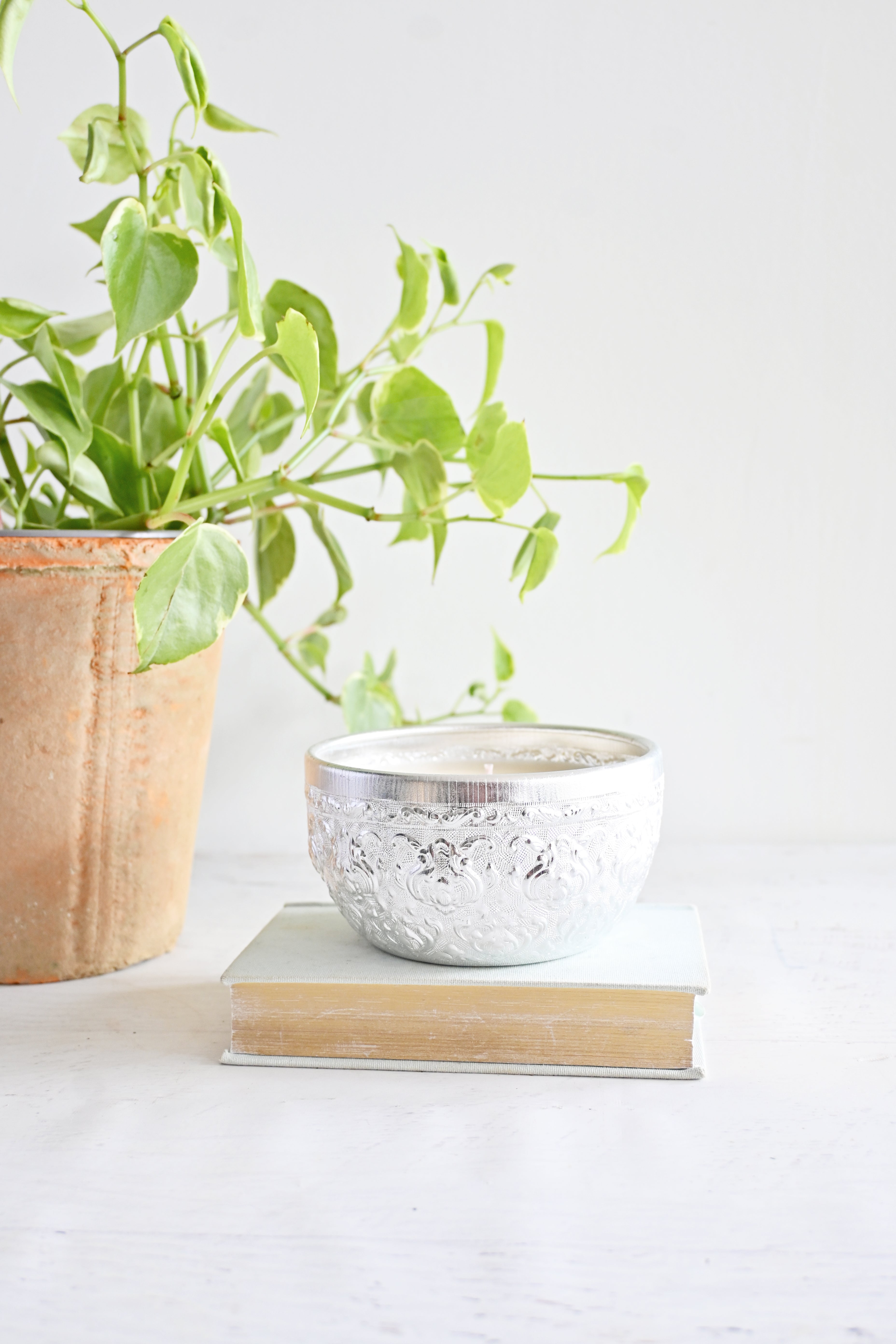 Tonka + Oud Candle