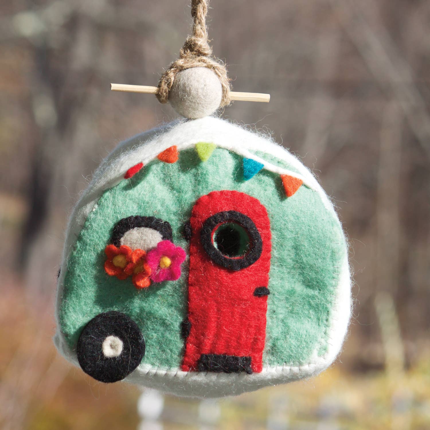 Retro Camper Birdhouse