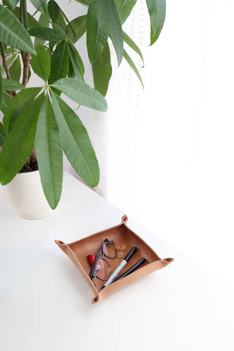 Custom Simple Juniper Valet Tray