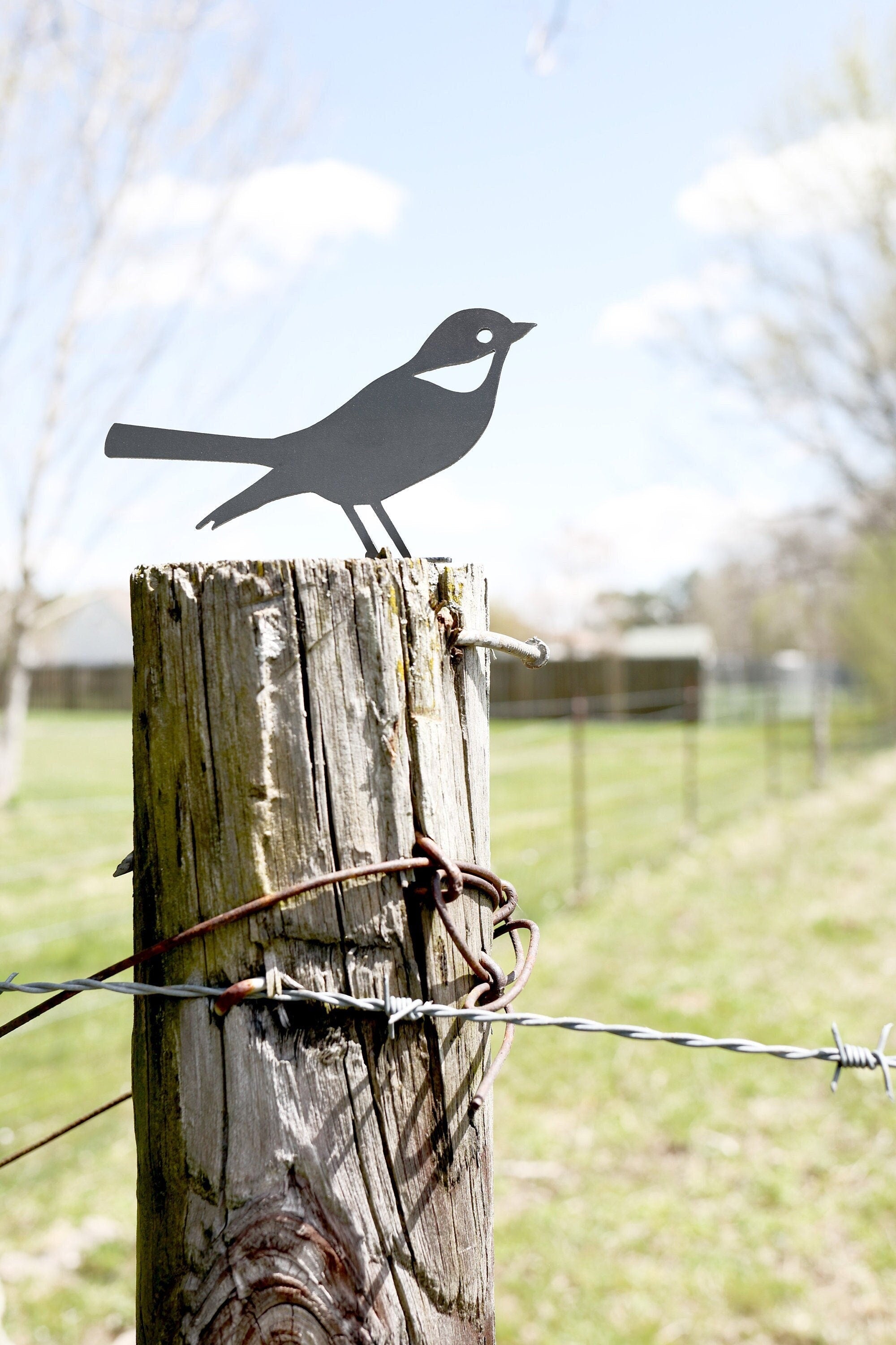 Metal Bird Statue - Mockingbird / Robin | bird watcher garden gift bird art rustic outdoor decor