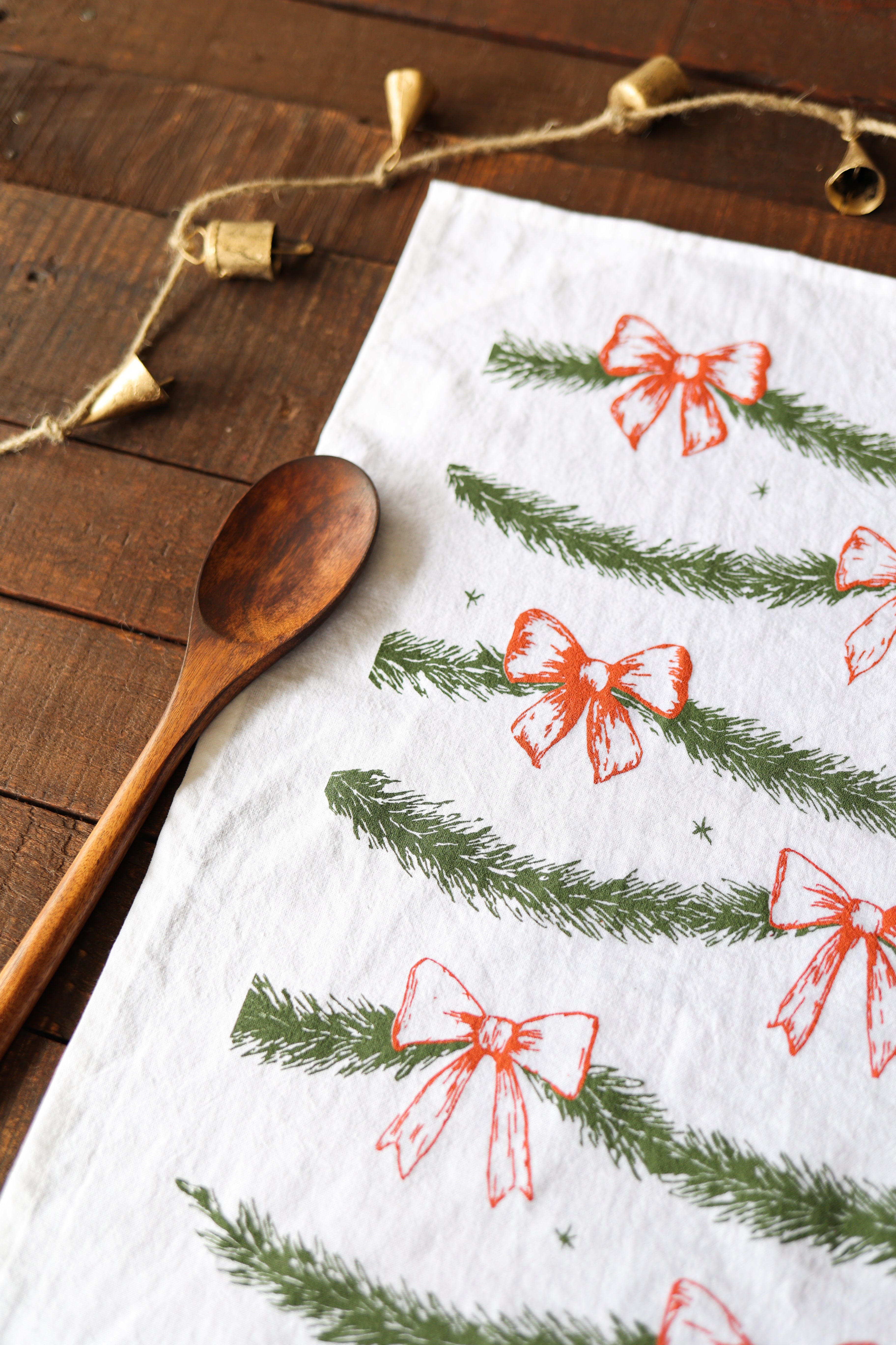 Highland Ridge Decor Garland Tea Towel