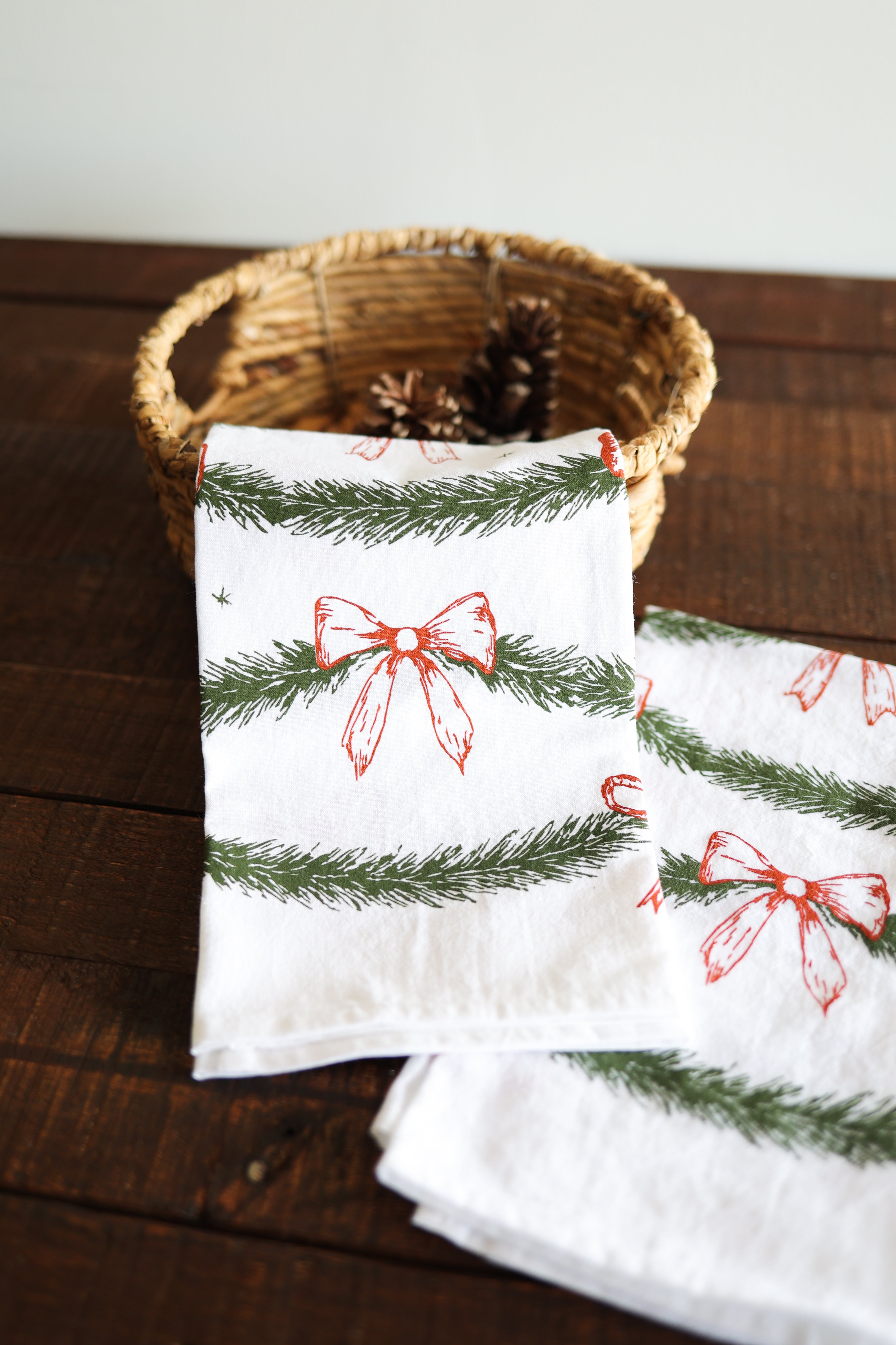 Highland Ridge Decor Garland Tea Towel - Thumbnail 3