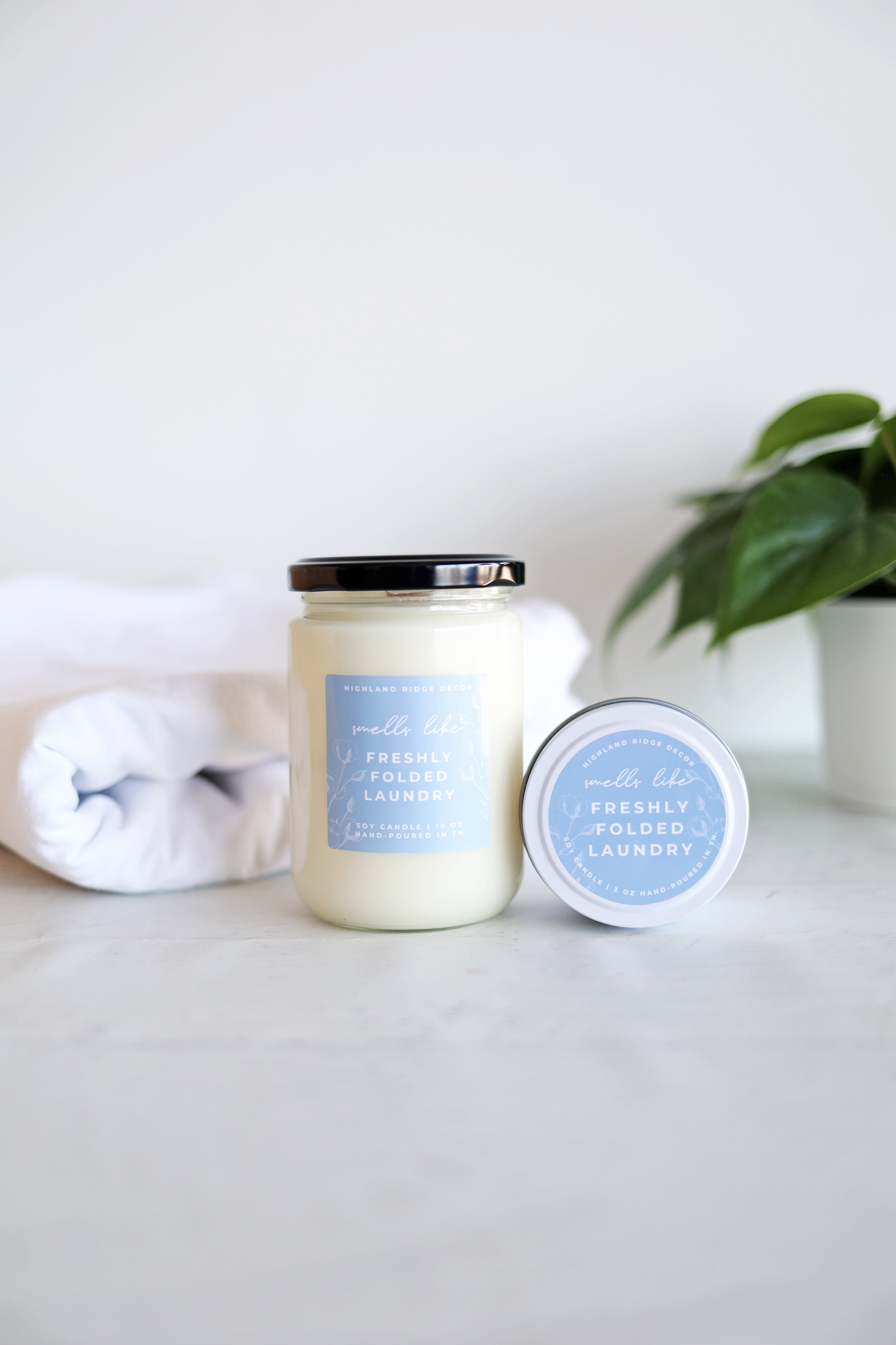 Freshly Folded Laundry Candle