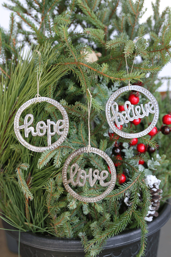 Love Circle Metal Art Ornament