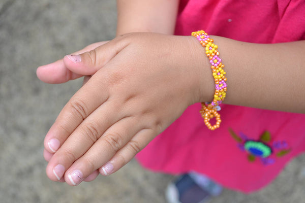 Kids's Flower Bracelet - Colors Vary