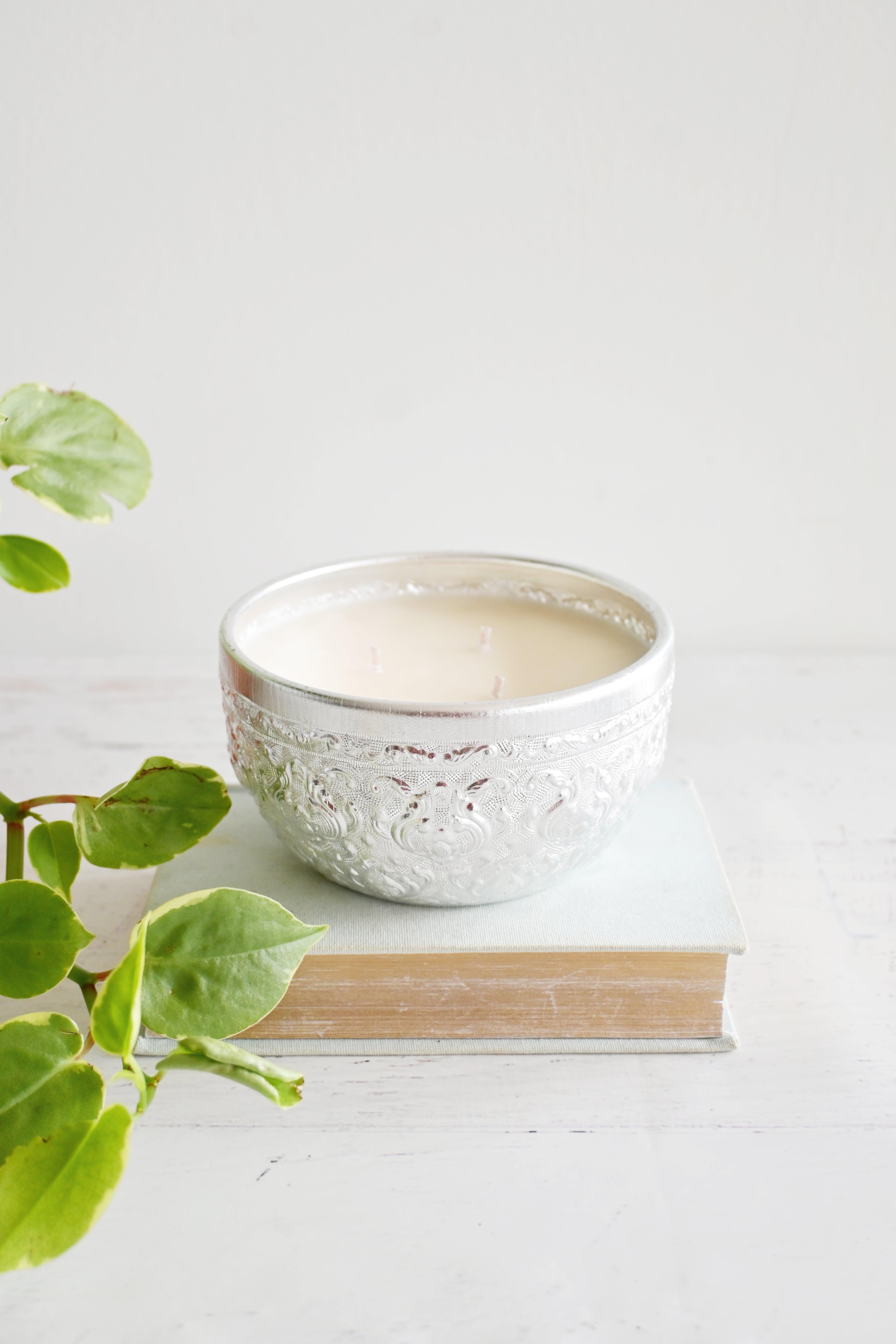 Tonka + Oud Candle