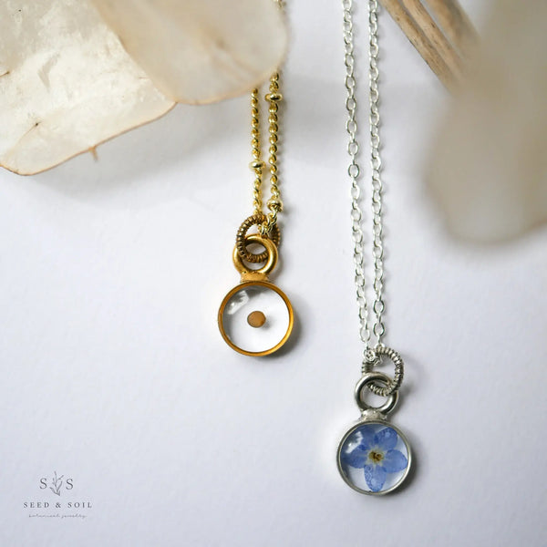 Small Circle Pendant (Forget-me-not)