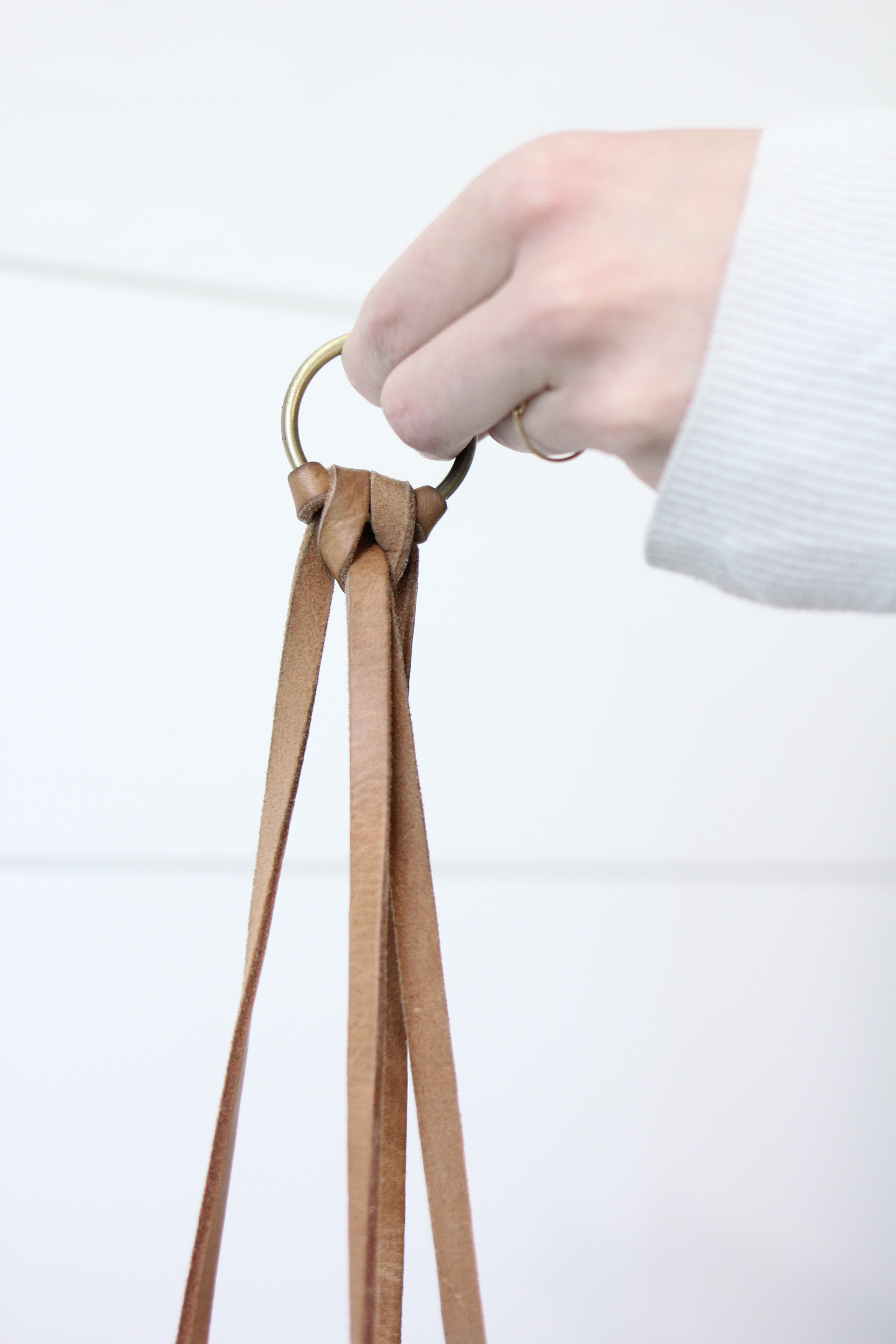 Jubilee Trading Co. Flourish Leather Plant Hanger - Thumbnail 5