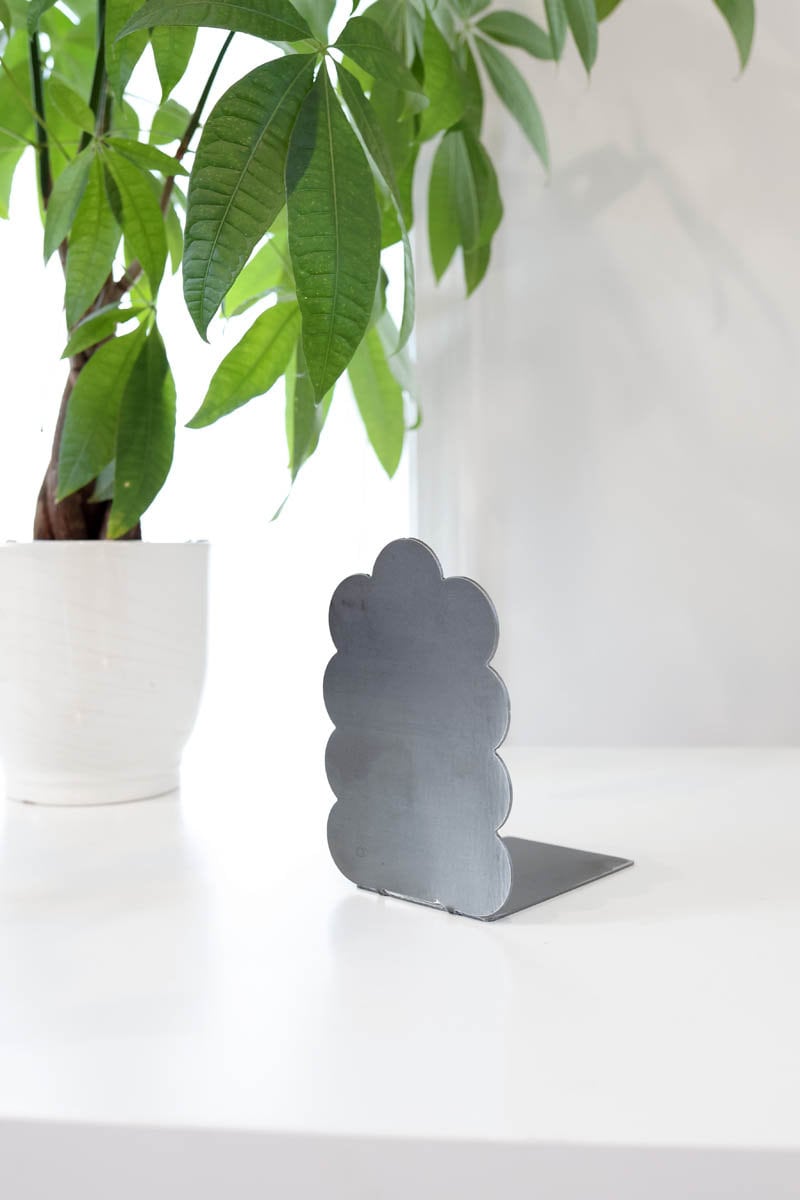 Scallop Arch Bookend  |  bookcase organization home decor book shelf